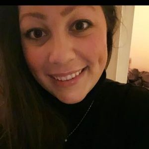 Meet your Posher, Emilie